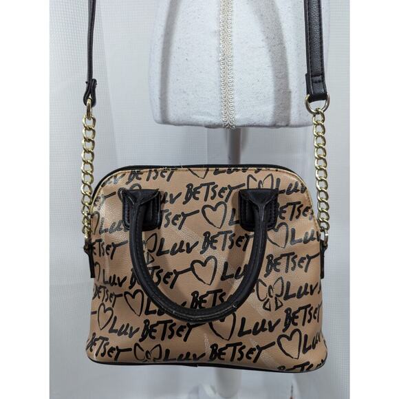 BETSEY JOHNSON! BLACK & TAN LOGO FABRIC CROSSBODY PURSE, BAG, HANDBAG! SWEET! - Picture 6 of 12